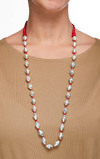 Indira, segunda vista del collar Dholki